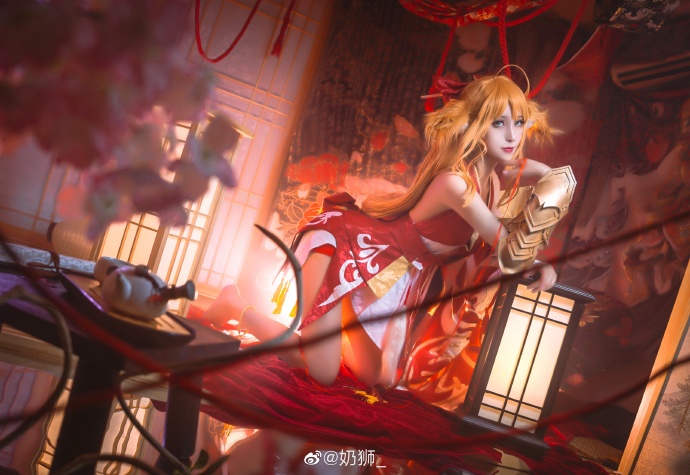 【COS正片】狐妖小红娘 涂山红红cos cn奶狮