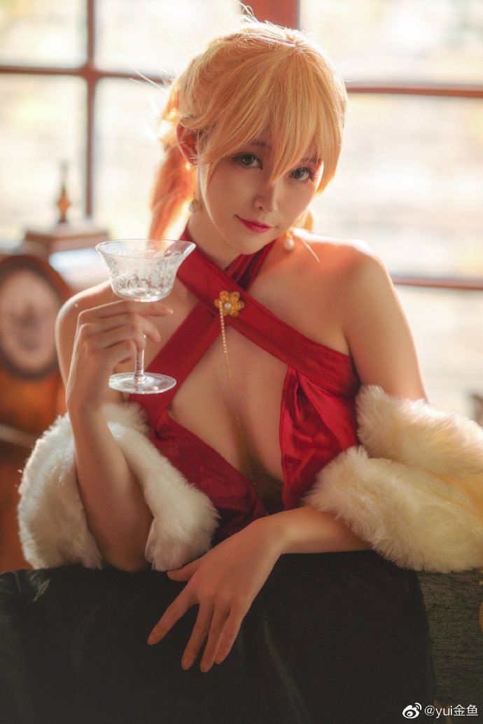 【COS正片】少女前线ots4礼服cos 晚宴的统治者 yui金鱼 - 第8张 - 机器猫次元 【COS正片】少女前线ots4礼服cos 晚宴的统治者 yui金鱼