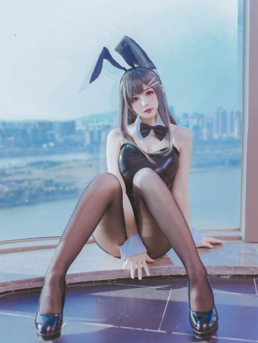 【COS正片】樱岛麻衣cos 学姐的黑丝长腿兔女郎 coser衣衣
