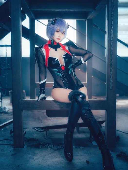 【COS正片】EVA绫波丽黑色战斗服cos yui金鱼